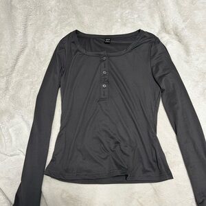 Women's Gray Long Sleeve Top